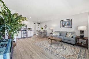 5208 NE 24th Terrace in Fort Lauderdale, FL - Building Photo