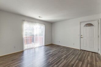 82 Eastwood Ct in Ringgold, GA - Building Photo - Building Photo