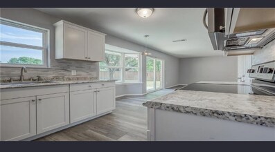 5717 Macrae St in Haltom City, TX - Building Photo - Building Photo