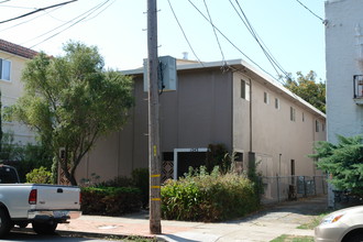 1243 Capuchino Ave in Burlingame, CA - Building Photo - Building Photo