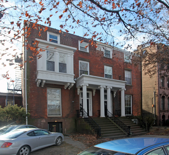 548 Chapel St in New Haven, CT - Building Photo - Building Photo