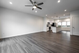 846 7th St, Unit a in Columbus, IN - Foto de edificio - Building Photo