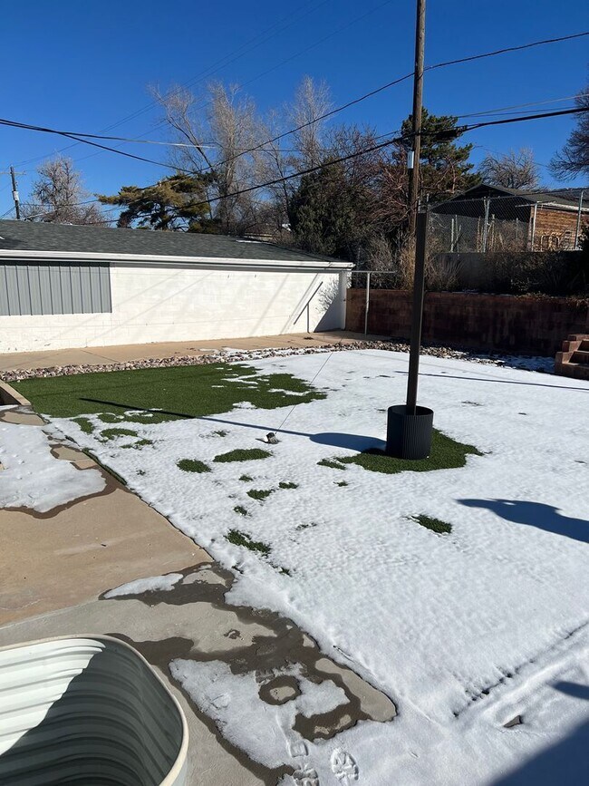 593 S Sunset Dr in Cedar City, UT - Building Photo - Building Photo