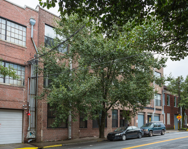 Bee Line Lofts in Atlanta, GA - Building Photo - Building Photo