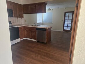 4304 Mattnick Dr in Bakersfield, CA - Building Photo - Building Photo
