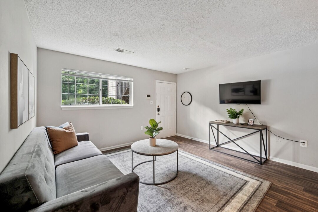 2605 Kenridge Pkwy in Decatur, GA - Building Photo