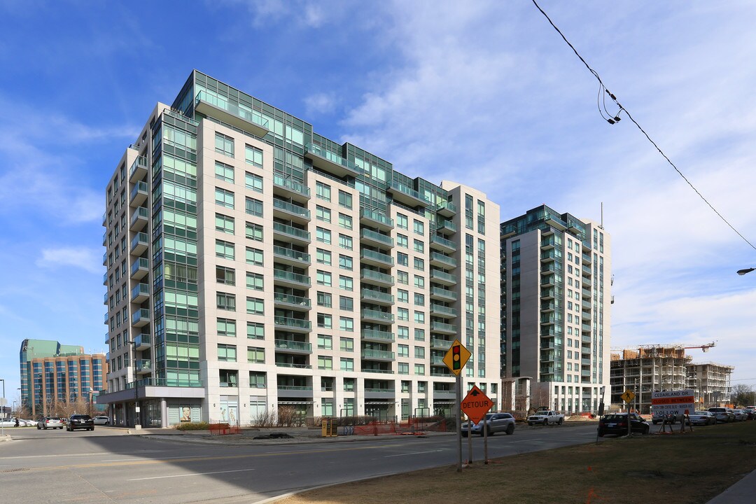 Majestic Court Condominiums in Markham, ON - Building Photo