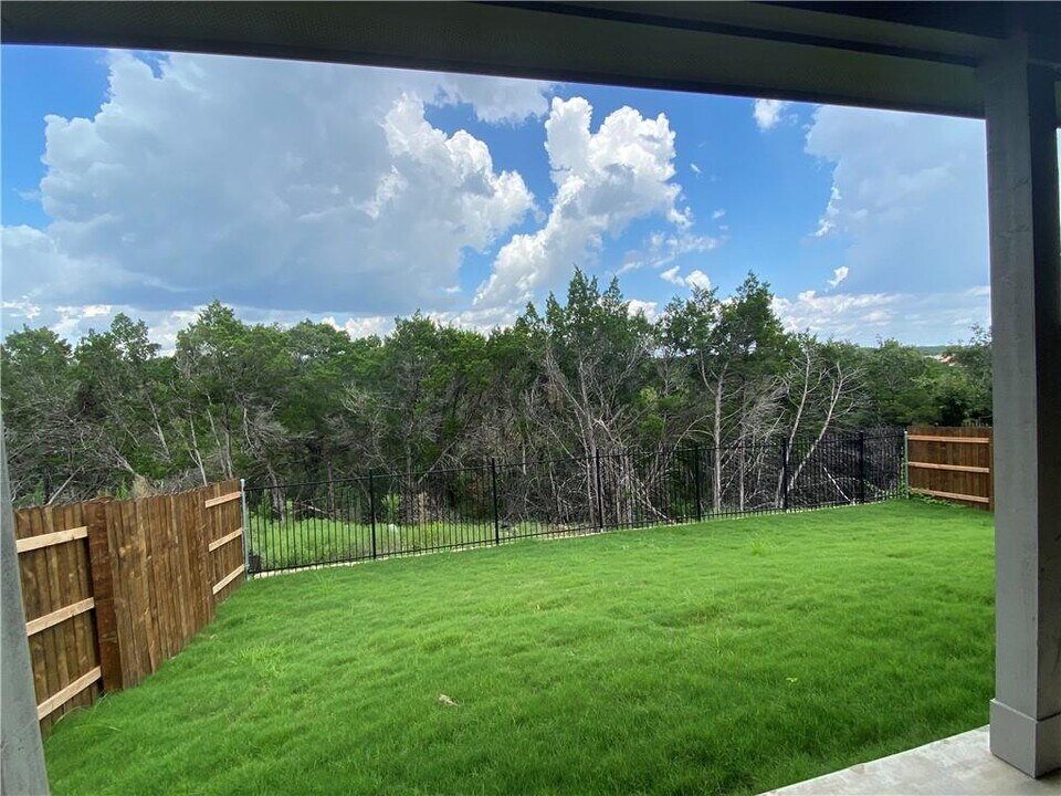 305 Peace Pipe Way in Georgetown, TX - Building Photo