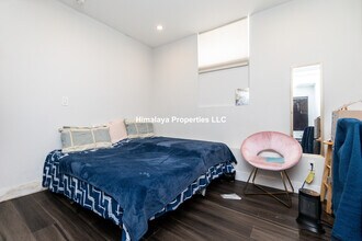 78 Forest St, Unit 1 in Boston, MA - Foto de edificio - Building Photo