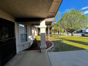 516 Sun Rose Ave in Bakersfield, CA - Building Photo - Building Photo