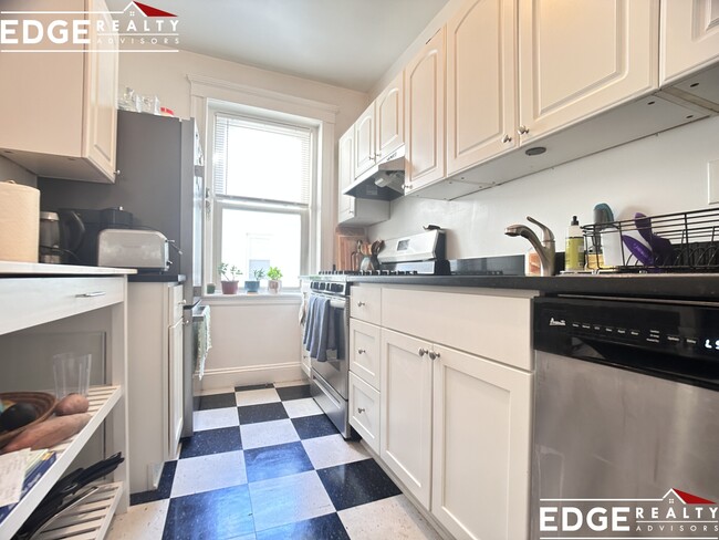 119 Brainerd Rd, Unit 1 in Boston, MA - Building Photo - Building Photo