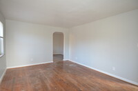 5070 Anderson Pl, Unit 3 in Cincinnati, OH - Foto de edificio - Building Photo