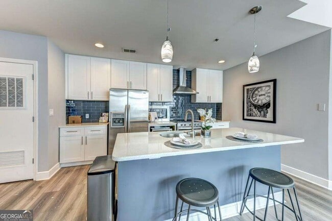 property at 950 W Peachtree St NW
