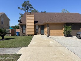11708 Fort Caroline Lakes Dr in Jacksonville, FL - Building Photo