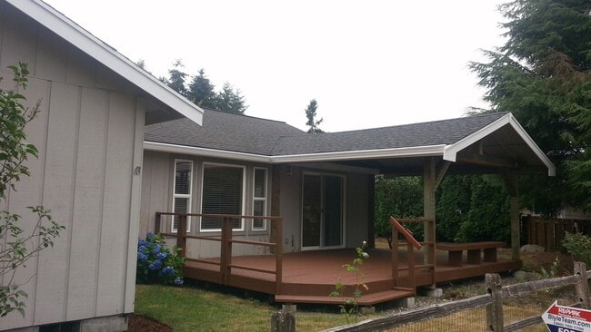 6108 W Sarazen St SE in Olympia, WA - Building Photo - Building Photo