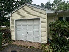 45 Sherman Rd in Glastonbury, CT - Building Photo - Building Photo