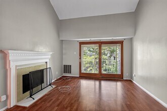 15 Pickering Ct in Germantown, MD - Building Photo - Building Photo