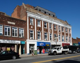 134-138 N Main St in Port Chester, NY - Foto de edificio - Building Photo