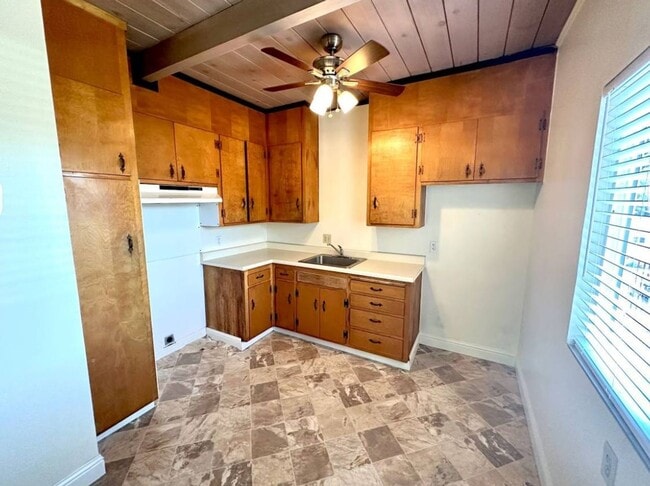 5071 Appian Way in El Sobrante, CA - Building Photo - Building Photo