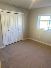61187 SW Tippytoe Pl in Bend, OR - Foto de edificio - Building Photo