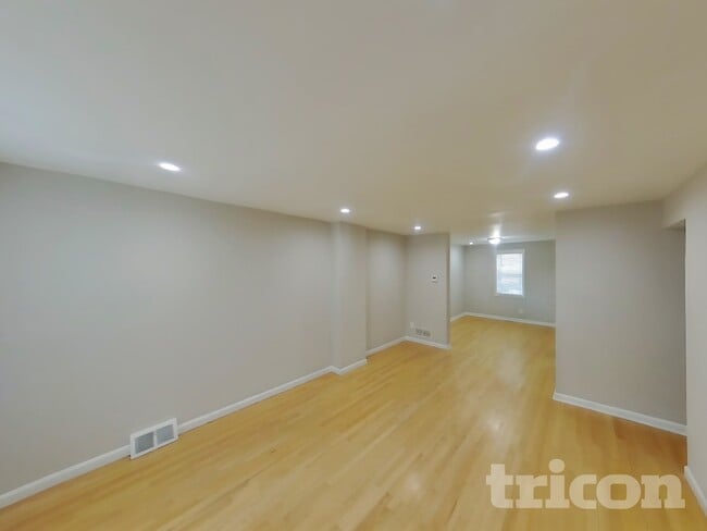 7908 St Monica Dr in Dundalk, MD - Building Photo - Building Photo