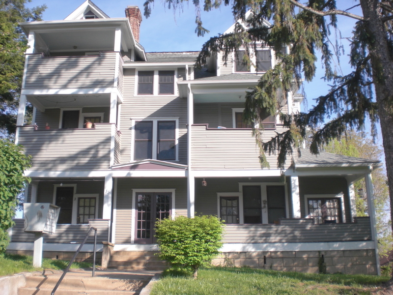 33 Starnes Ave in Asheville, NC - Foto de edificio