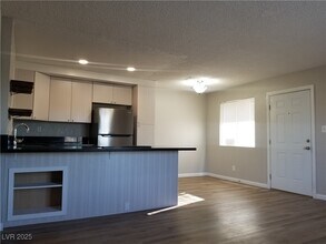 151 Westminster Way in Henderson, NV - Building Photo - Building Photo