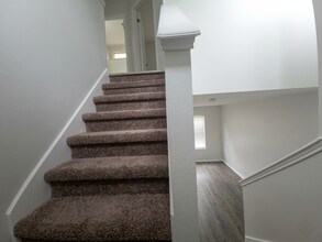 7219 Burns Crossing in San Antonio, TX - Building Photo - Building Photo