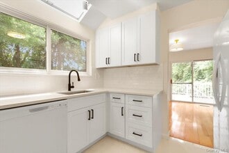 44 Brook Farm Close in Chappaqua, NY - Building Photo - Building Photo