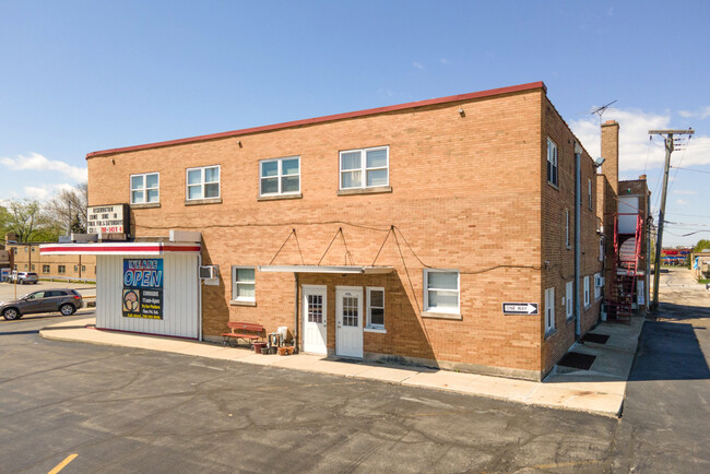 9200 W Cermak Rd in Broadview, IL - Building Photo - Building Photo