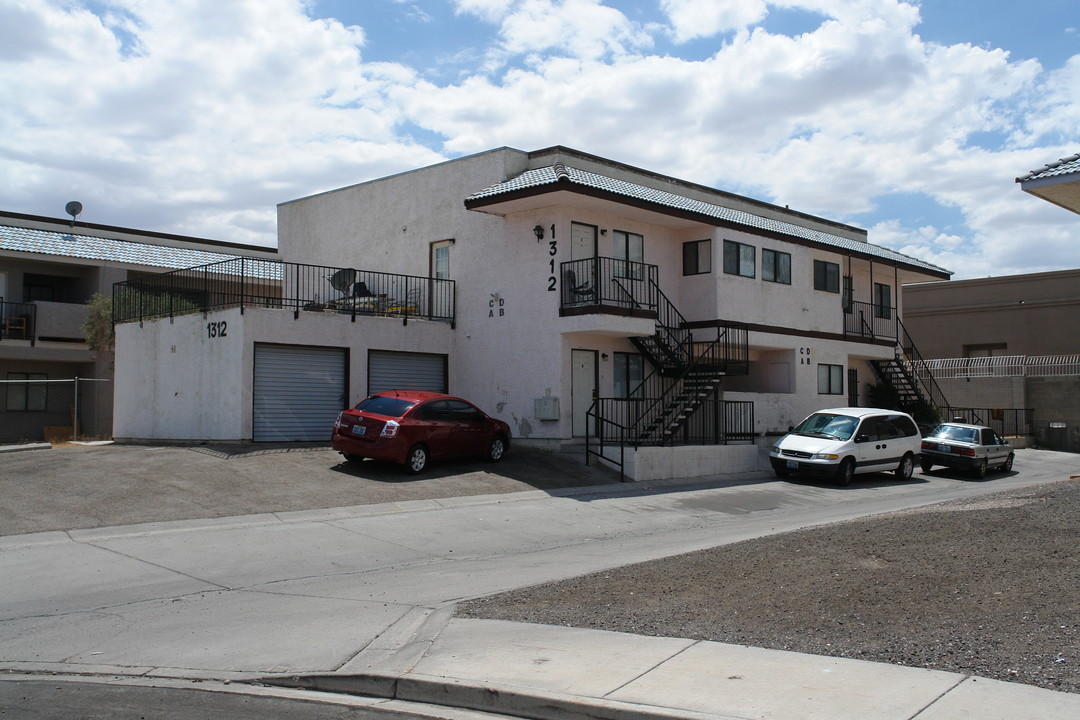 1312 Kari Lee Ct in Las Vegas, NV - Building Photo