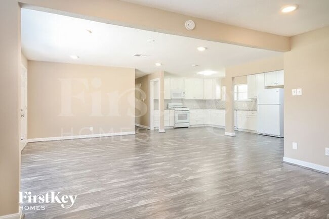 1204 Trenton Ln in Baytown, TX - Building Photo - Building Photo