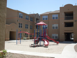 Desert Villas in El Paso, TX - Foto de edificio - Building Photo