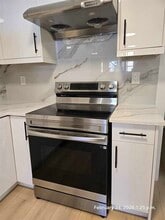 15571 Victoria Ave in White Rock, BC - Building Photo - Building Photo