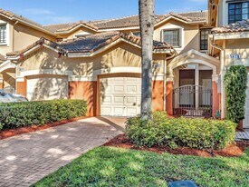 3873 Tree Top Dr in Weston, FL - Building Photo