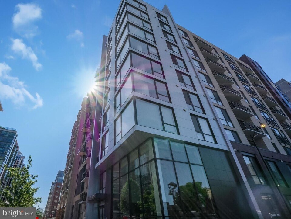 37 L St SE in Washington, DC - Building Photo