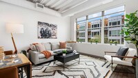 Wrigleyville Lofts in Chicago, IL - Building Photo - Building Photo