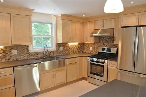 property at 11 Rockland Pl