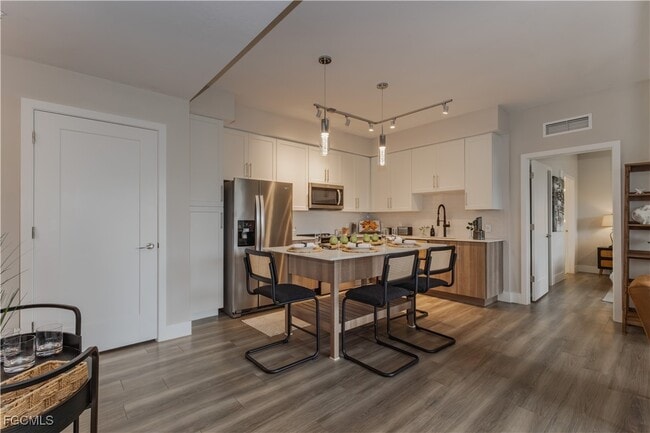 9920 Portofino Vineyards Dr in Ft. Myers, FL - Building Photo - Building Photo