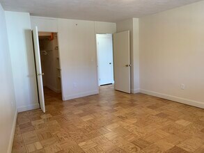 101 Monmouth St, Unit 208 in Brookline, MA - Building Photo - Building Photo