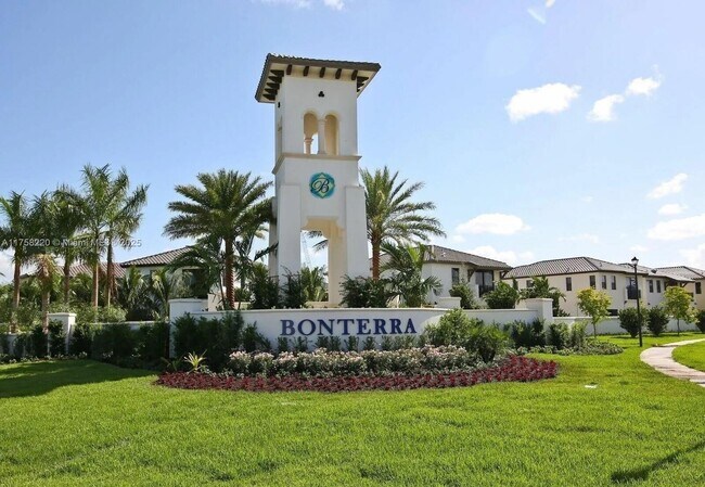 9275 W 34th Ct in Hialeah, FL - Building Photo - Building Photo