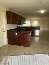 5010 Dolphin Ct in La Belle, FL - Building Photo - Building Photo