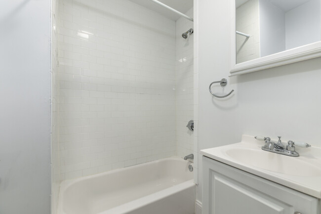103 Summer St, Unit 3 in Somerville, MA - Building Photo - Building Photo