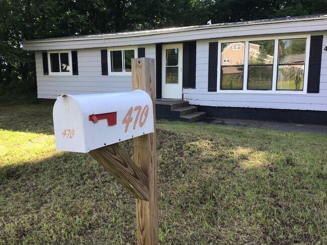 470 Woodridge Ave in Marquette, MI - Building Photo - Building Photo