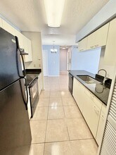 2550 N Alafaya Trail in Orlando, FL - Foto de edificio - Building Photo