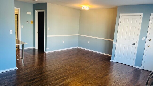 335 Glendale Ave in Bridgeport, CT - Building Photo - Building Photo