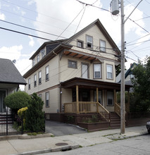 157 Peace St in Providence, RI - Foto de edificio - Building Photo