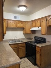 412 W Monroe Ave in Las Vegas, NV - Building Photo - Building Photo