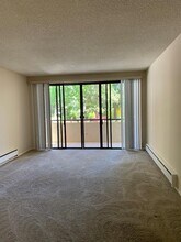 525 Almer Rd in Burlingame, CA - Building Photo - Building Photo