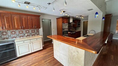 126 Riverside Ln in Martindale, TX - Building Photo - Building Photo